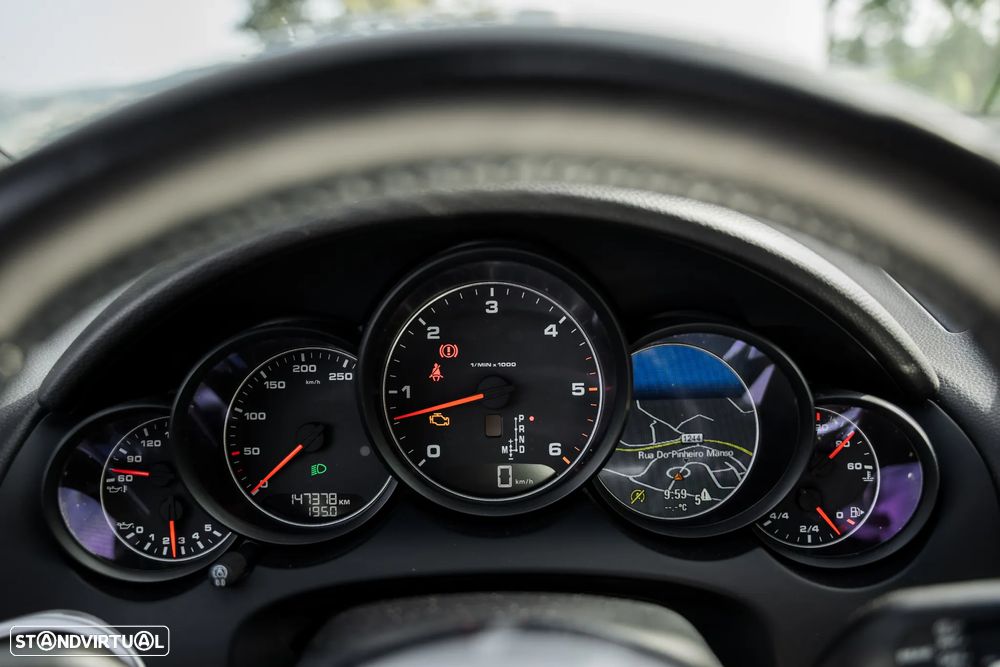 Porsche Cayenne Platinum Edition - 41