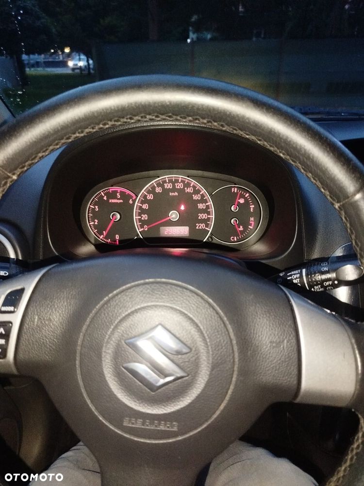Suzuki SX4 1.9 DDiS 4WD GS / Premium - 10