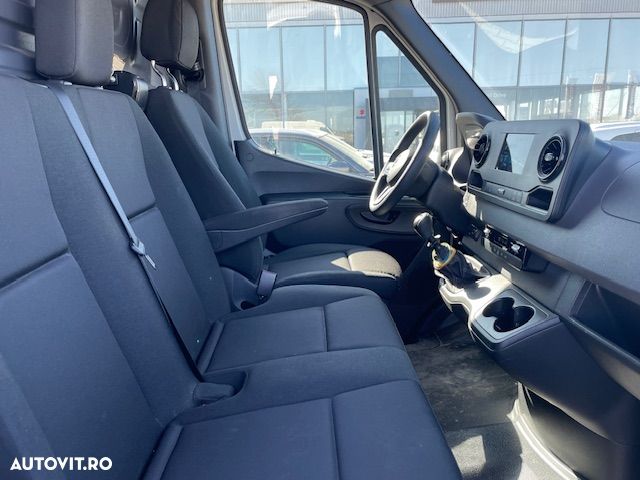 Mercedes-Benz Sprinter - 13