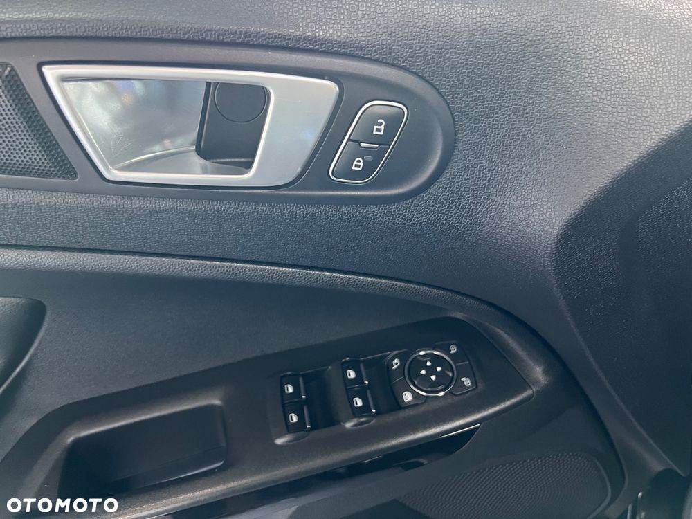 Ford EcoSport - 25