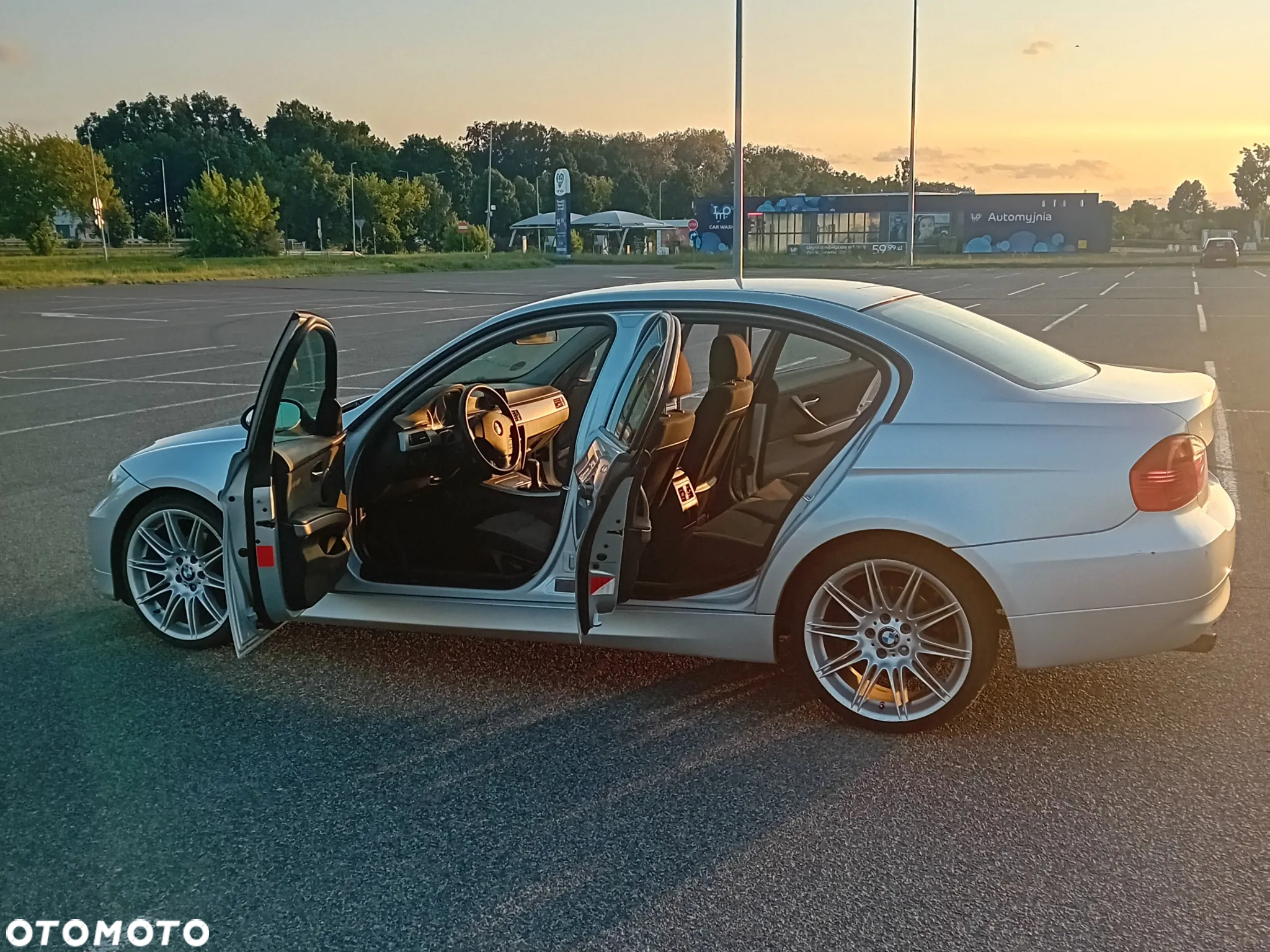 BMW Seria 3 318d - 14