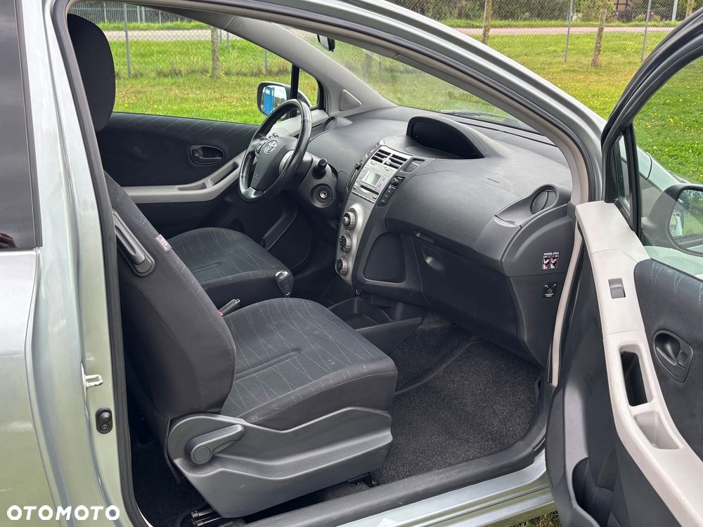 Toyota Yaris - 6