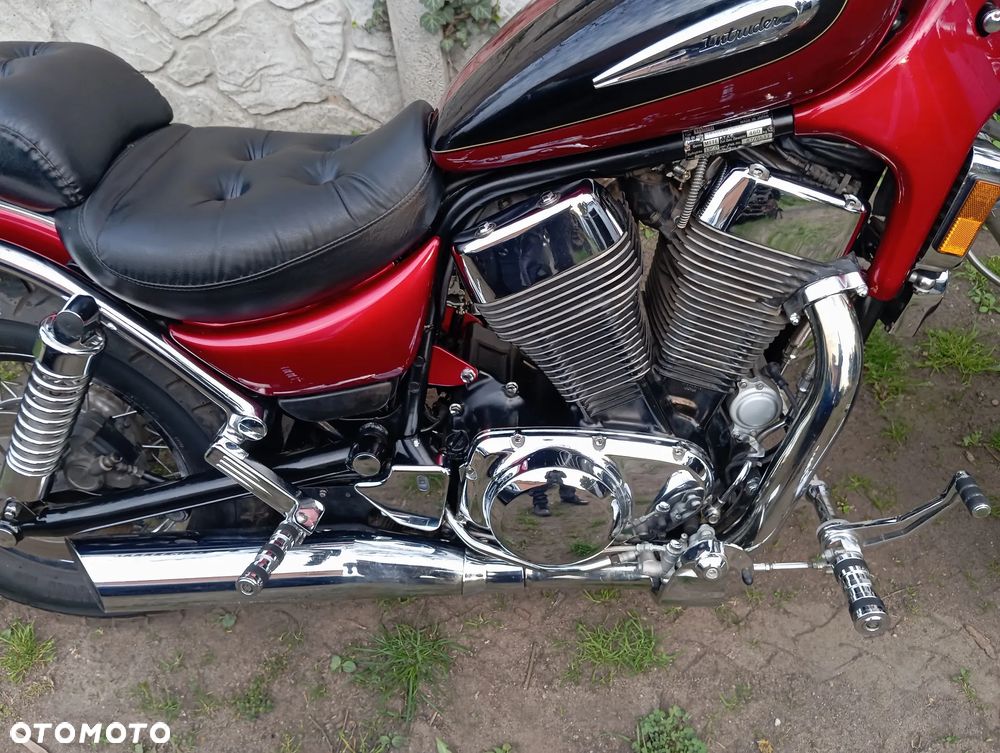Suzuki Intruder - 10