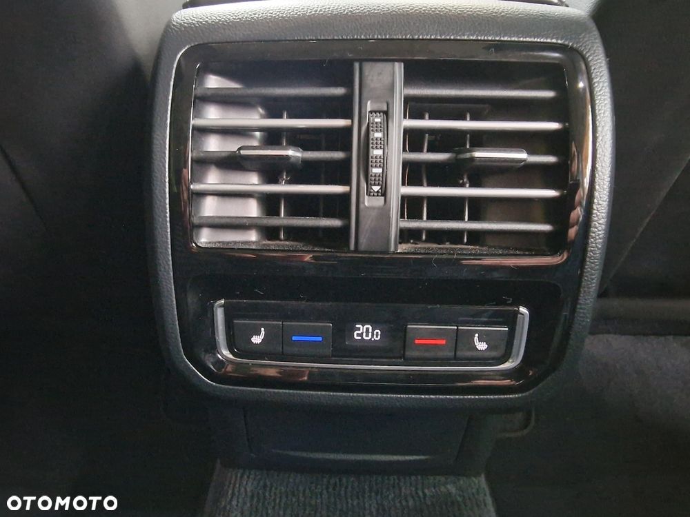 Volkswagen Passat Variant 2.0 TDI Bi-Turbo BMT 4Mot Highline DSG - 28