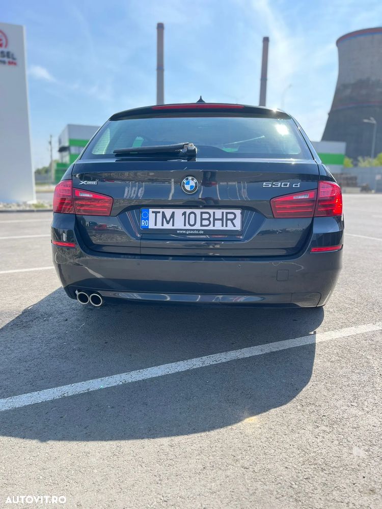 BMW Seria 5 530d xDrive - 7