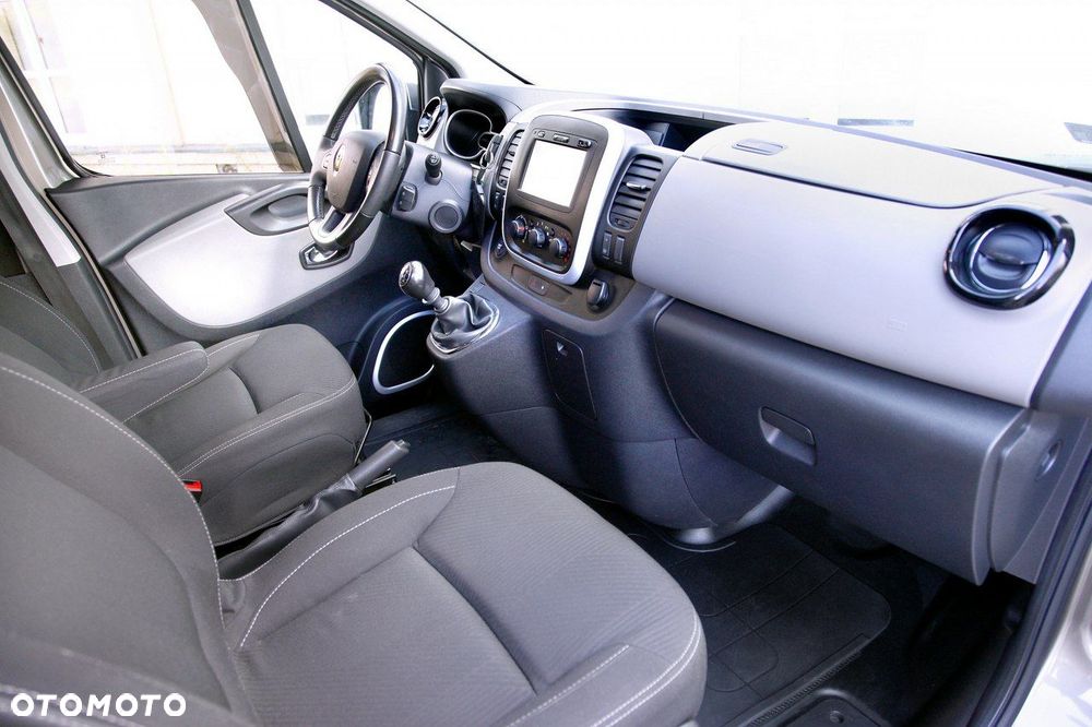 Renault Trafic SpaceClass 1.6 dCi - 11