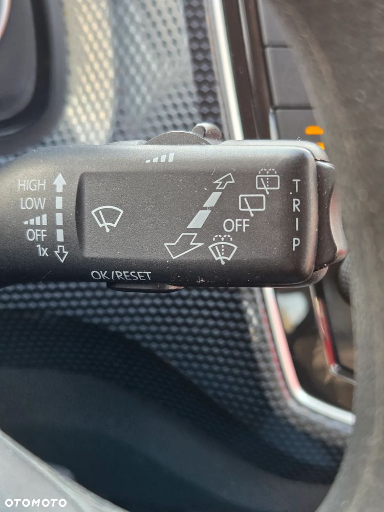 Volkswagen up! street - 22