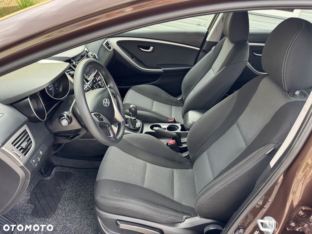 Hyundai i30 blue 1.4 Style - 18