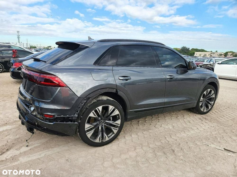 Audi Q8 55 TFSI quattro tiptronic - 4
