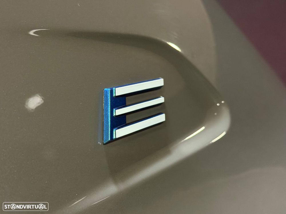Peugeot e-208 GT - 11