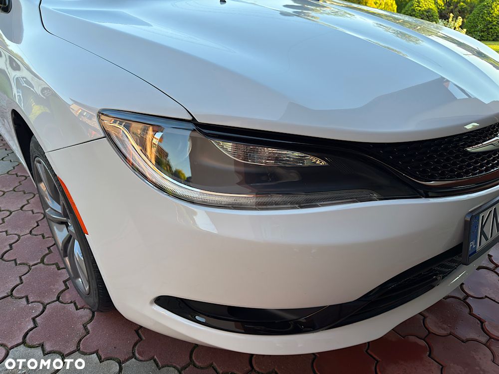 Chrysler 200 - 10