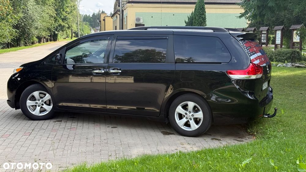 Toyota Sienna 3.5 V6 - 13