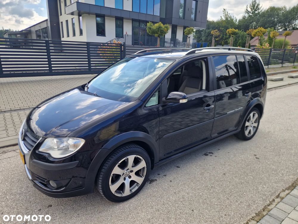Volkswagen Touran 1.4 TSI DSG Cross - 1
