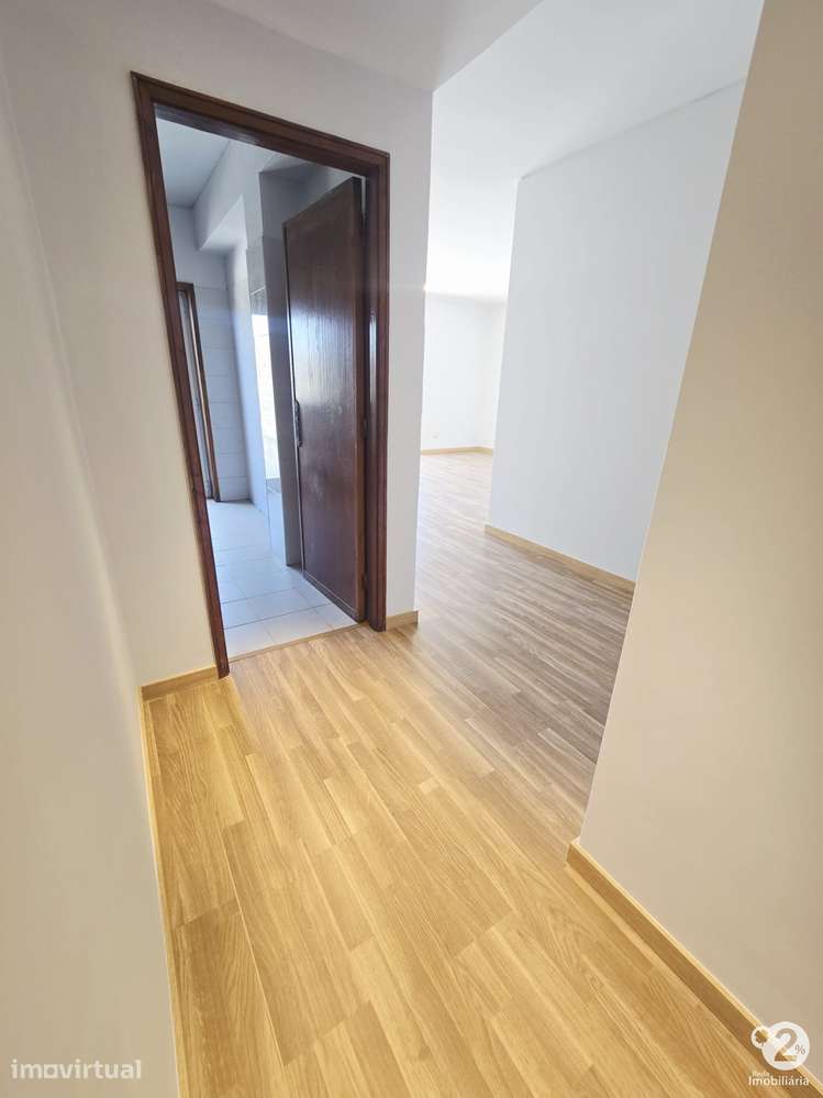 Apartamento T2+1 em Oliveira do Douro (V.N.Gaia) - Grande imagem: 2/11