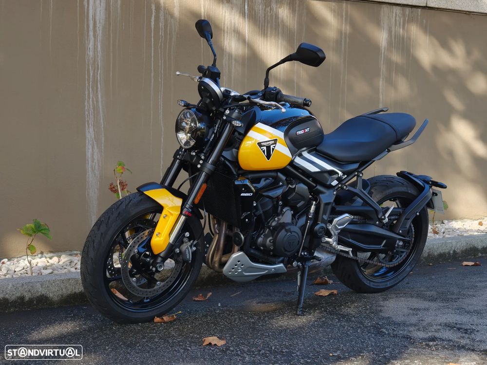 Triumph Trident 660 Cosmic Yellow - 1
