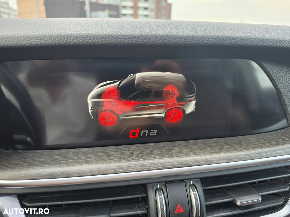 Alfa Romeo Stelvio - 11