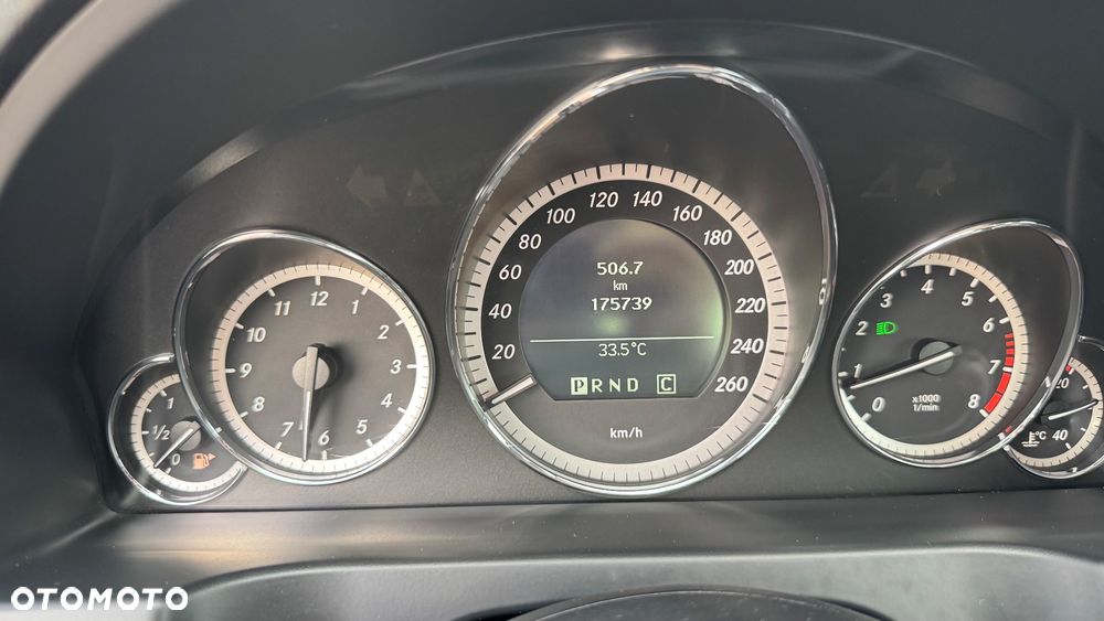 Mercedes-Benz Klasa E 250 CGI BlueEffICIENCY - 25