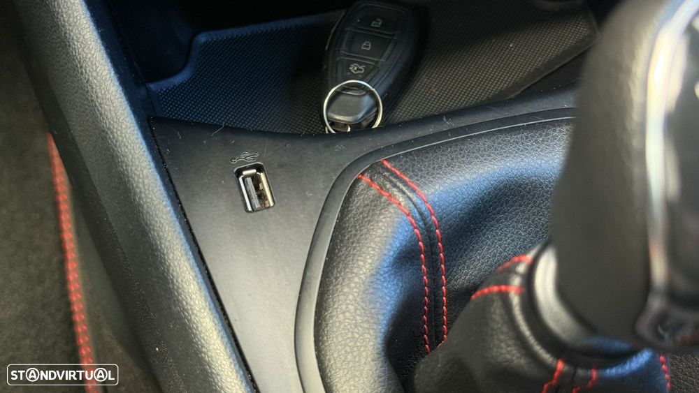 Ford Fiesta 1.0 EcoBoost ST-Line - 24