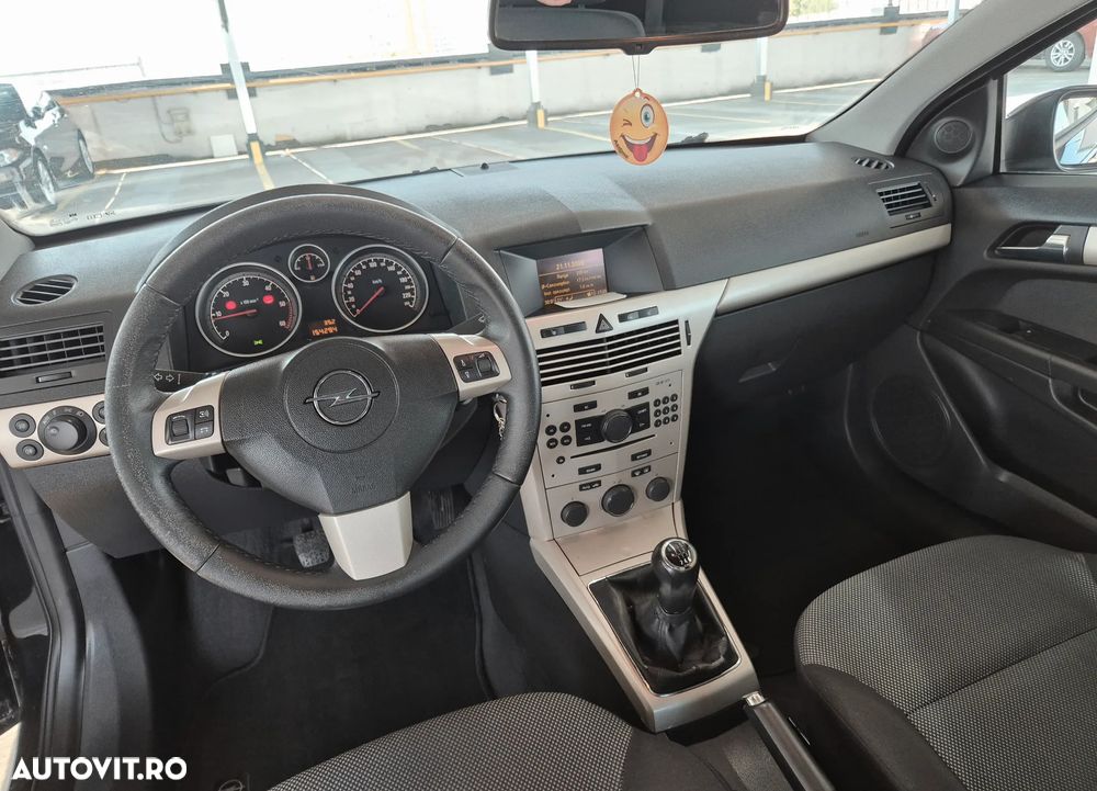 Opel Astra GTC 1.9 CDTI Sport - 10