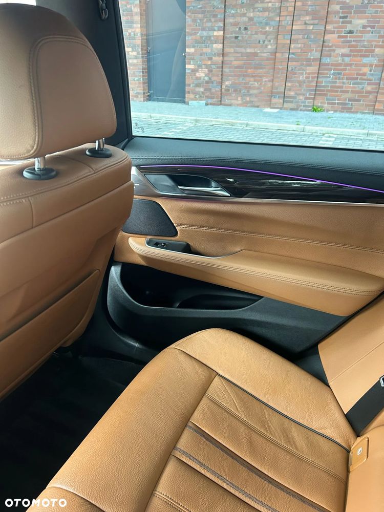 BMW 6GT 630i M Sport - 9