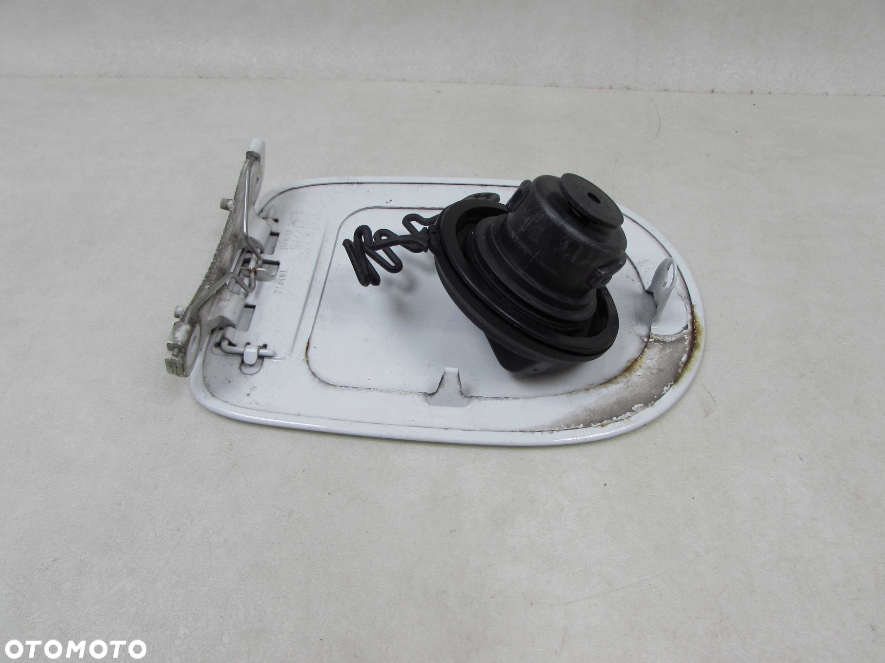 VOLVO C30 06-13 KLAPKA KOREK WLEWU PALIWA 31217785 614-46 - 4