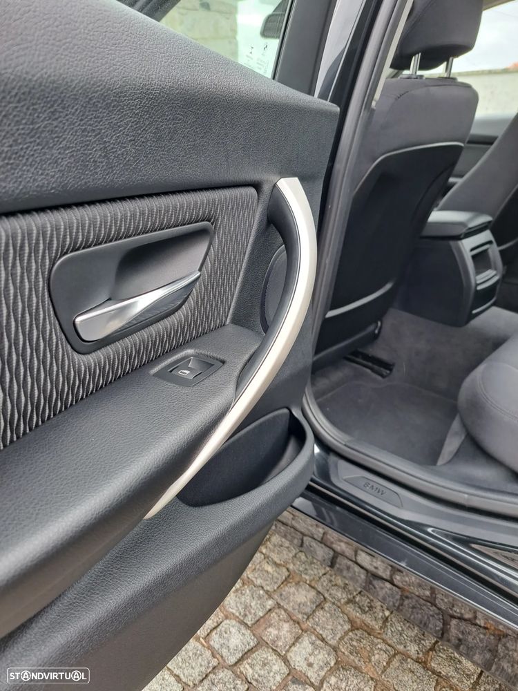 BMW 320 d - 35