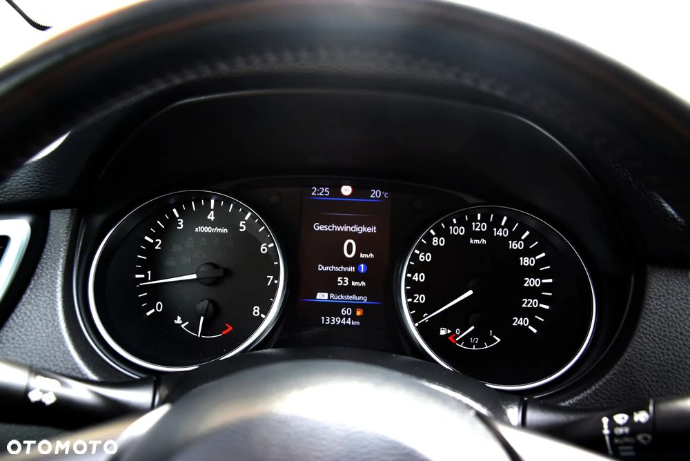 Nissan Qashqai 1.3 DIG-T N-Connecta - 26