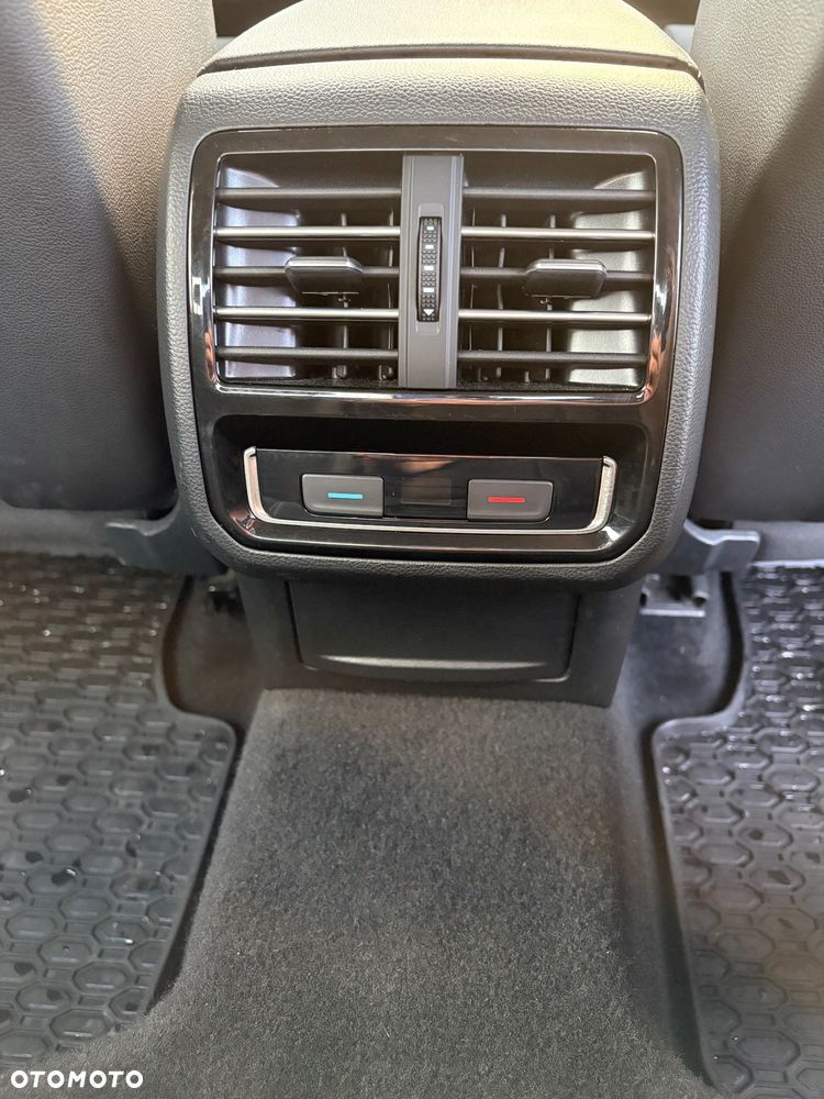 Volkswagen Passat 2.0 TSI Elegance DSG - 14