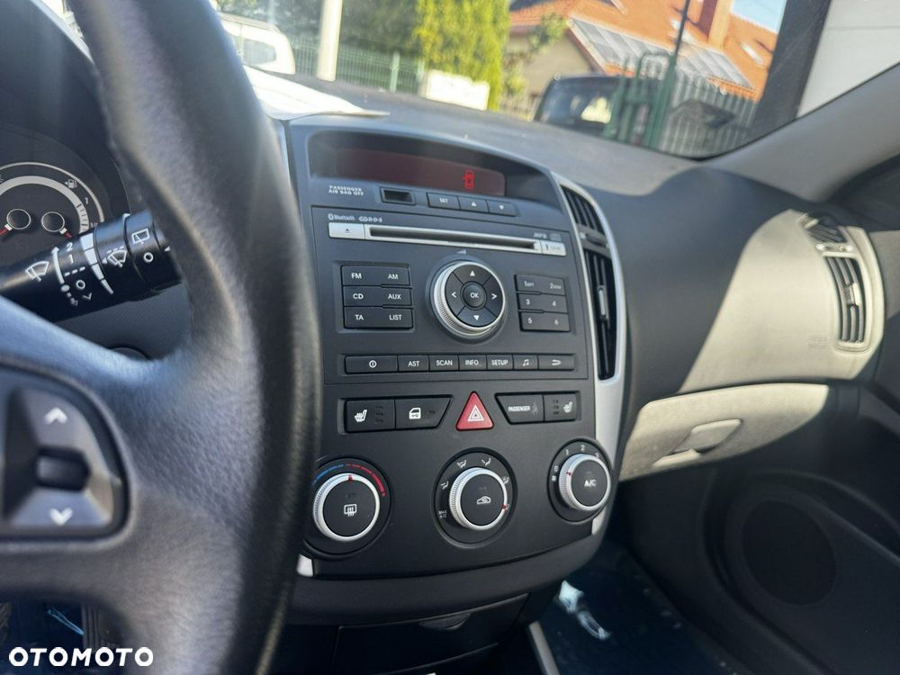 Kia Ceed - 16