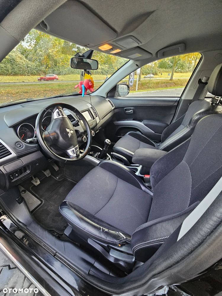 Mitsubishi Outlander 2.0 Intense + NAVI 2WD EU5 - 15