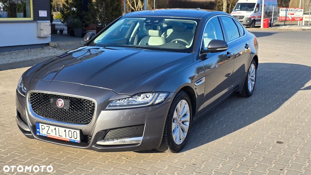 Jaguar XF 2.0 i4D Prestige - 2