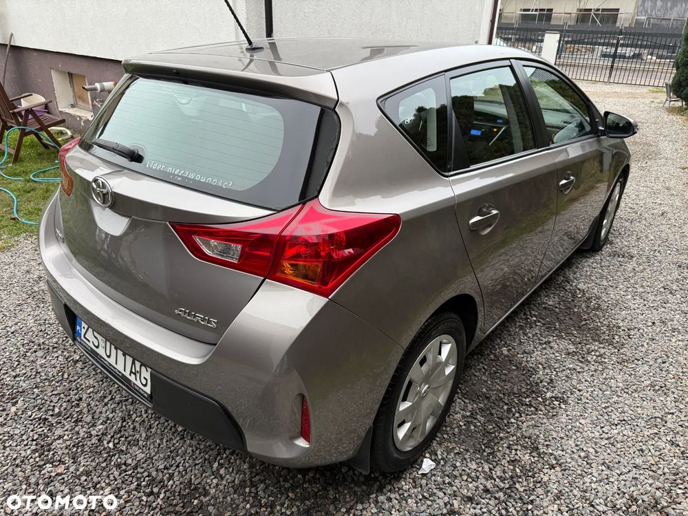 Toyota Auris 1.33 VVT-i Active - 4