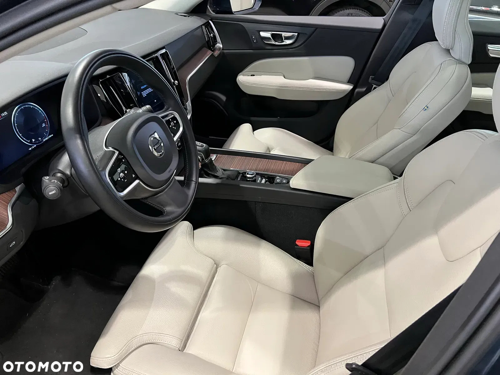 Volvo V60 Cross Country T5 AWD - 7