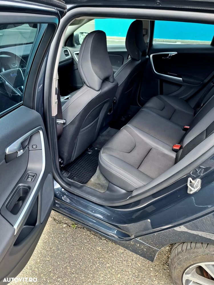 Volvo V60 D4 Geartronic Momentum - 19