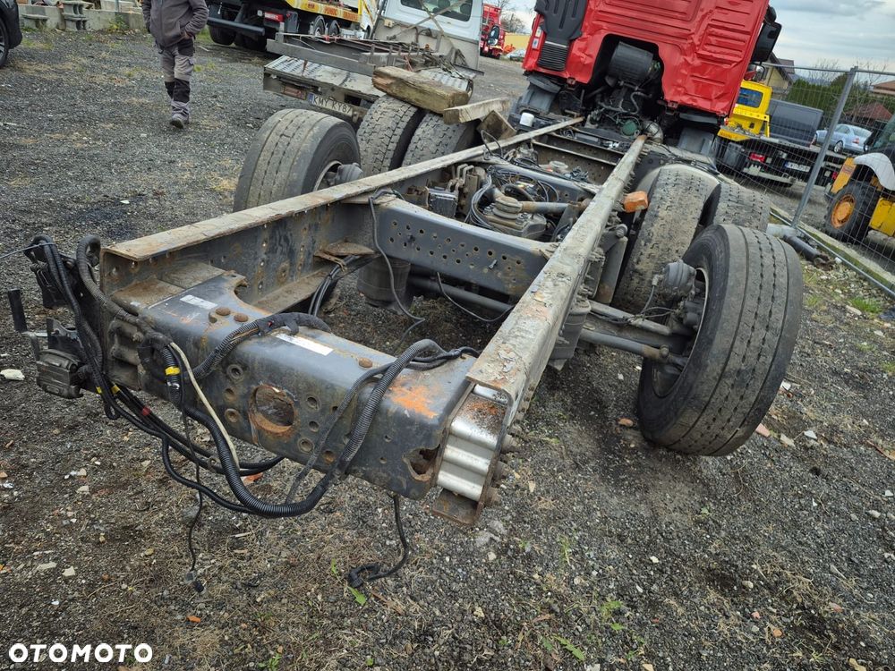 siłownik osi skrętnej VOLVO FH4/FMX/FM euro6 - 2