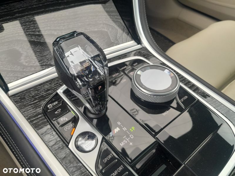 BMW Seria 8 M850i xDrive - 23