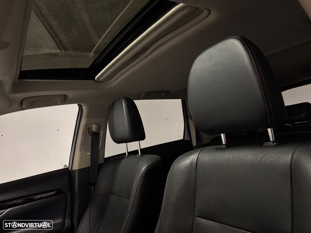 Mitsubishi Outlander - 10