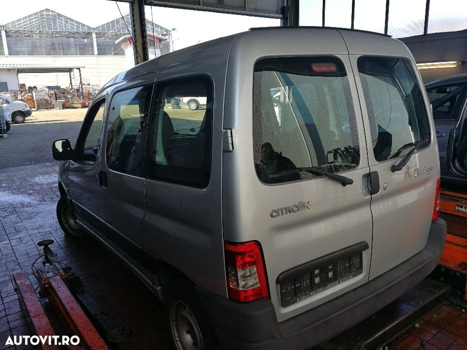 Dezmembrez Citroen Berlingo 1.6HDI Peugeot Partner 2006 dezmembrari - 3