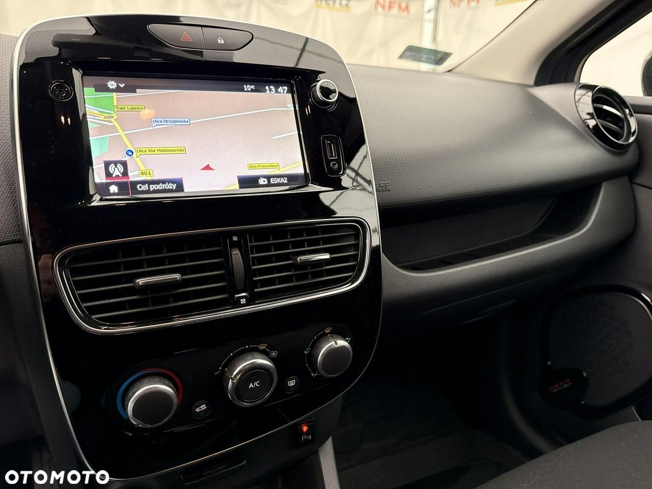 Renault Clio - 24