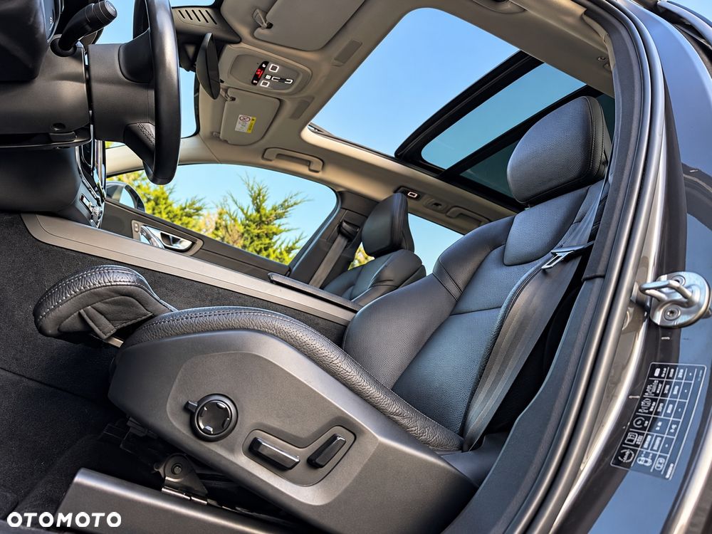 Volvo XC 60 B4 D Inscription - 12