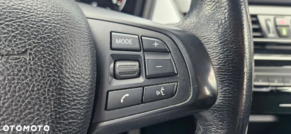 BMW Seria 2 216d - 27