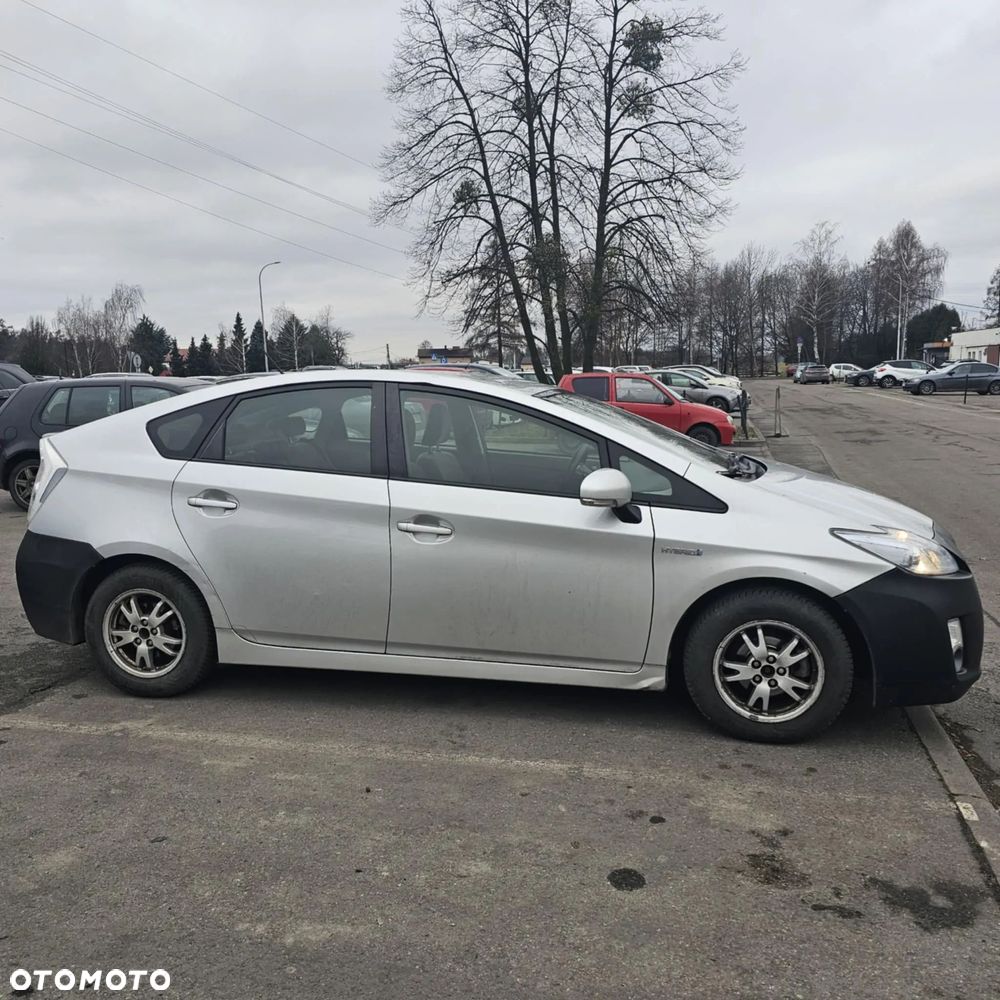 Toyota Prius - 3
