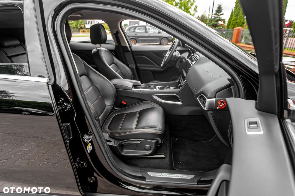 Jaguar F-Pace D200 AWD R-Dynamic S - 7