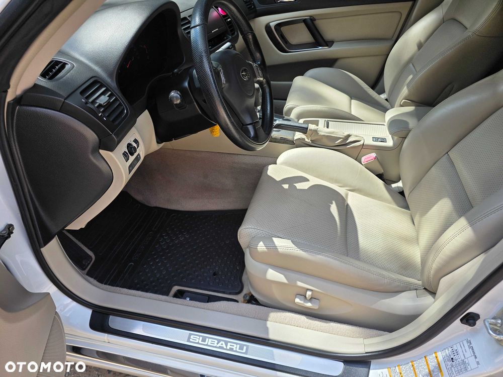 Subaru Legacy - 8