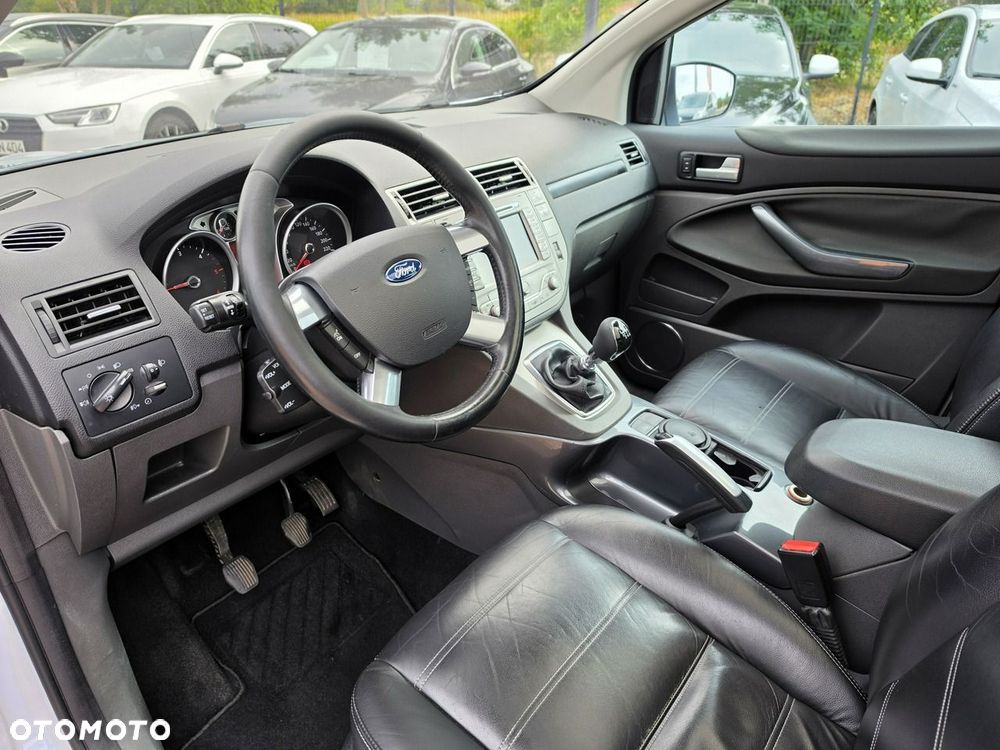 Ford Kuga 2.0 TDCi 4x4 Titanium - 29