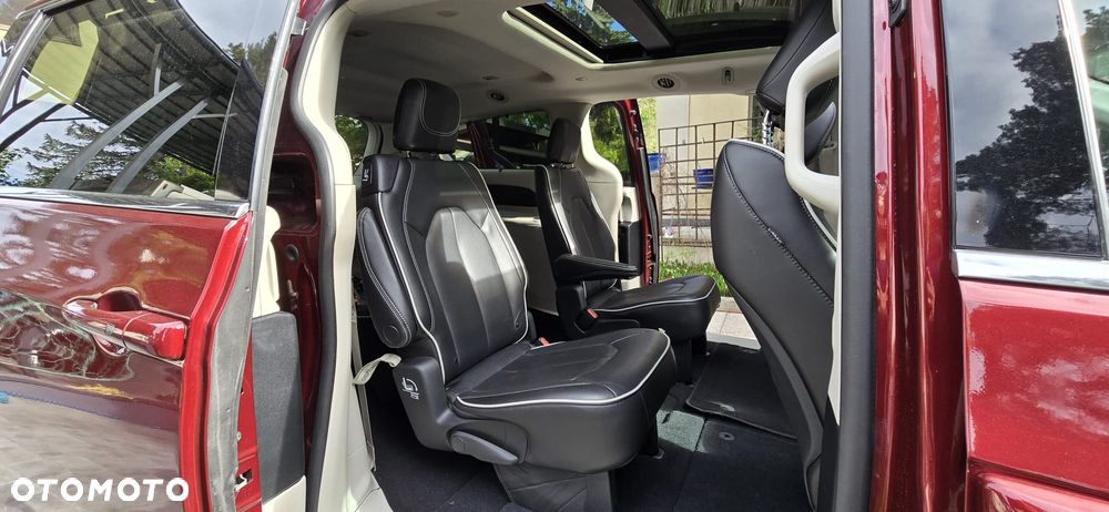 Chrysler Pacifica - 25