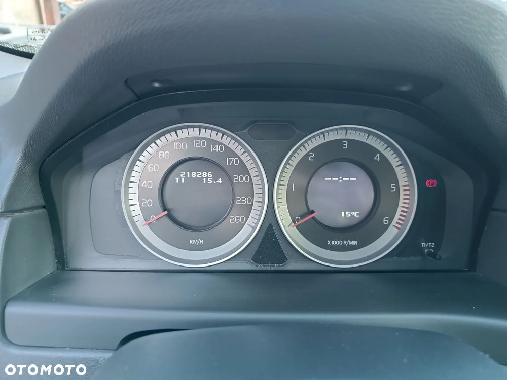 Volvo V70 D2 Edition - 13