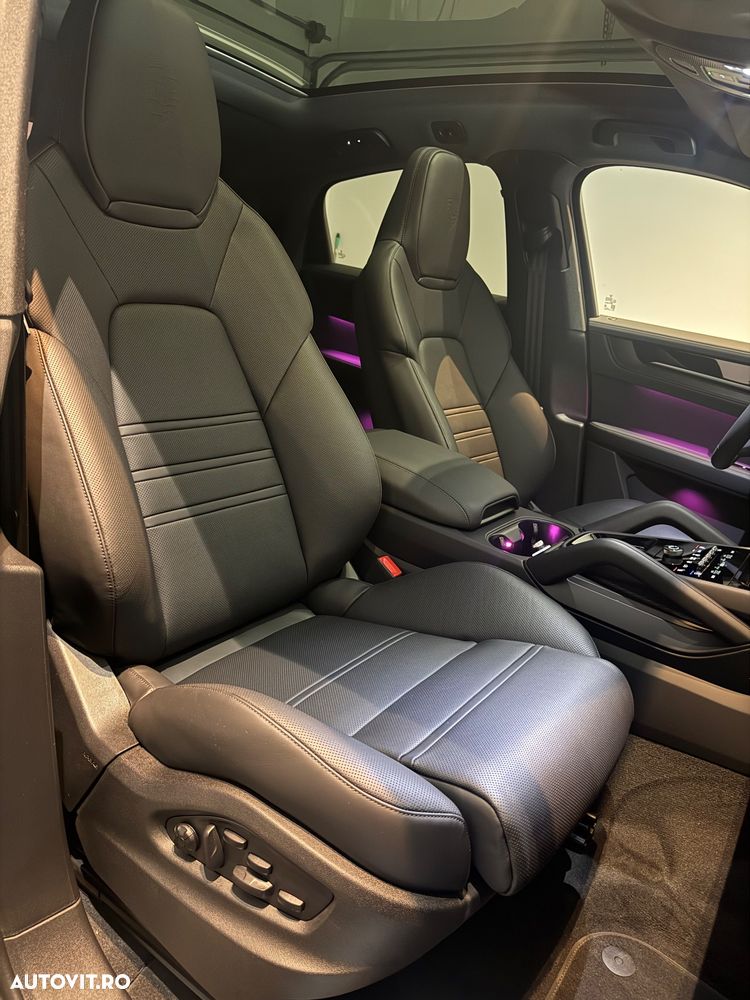 Porsche Cayenne Coupe Black Edition - 12