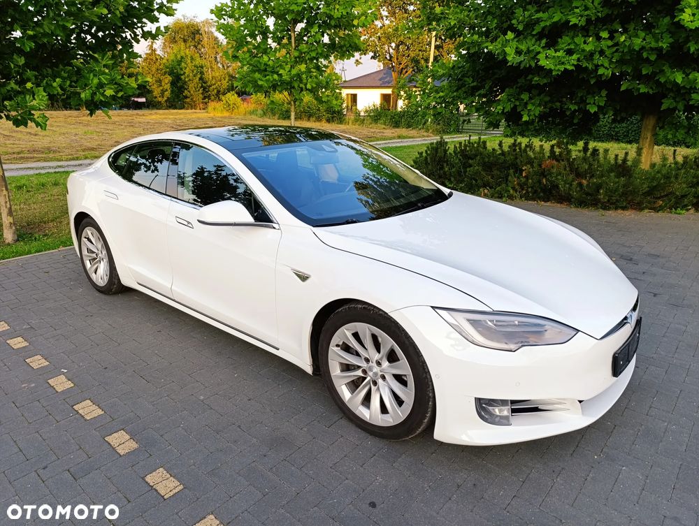 Tesla Model S Long Range Plus - 24