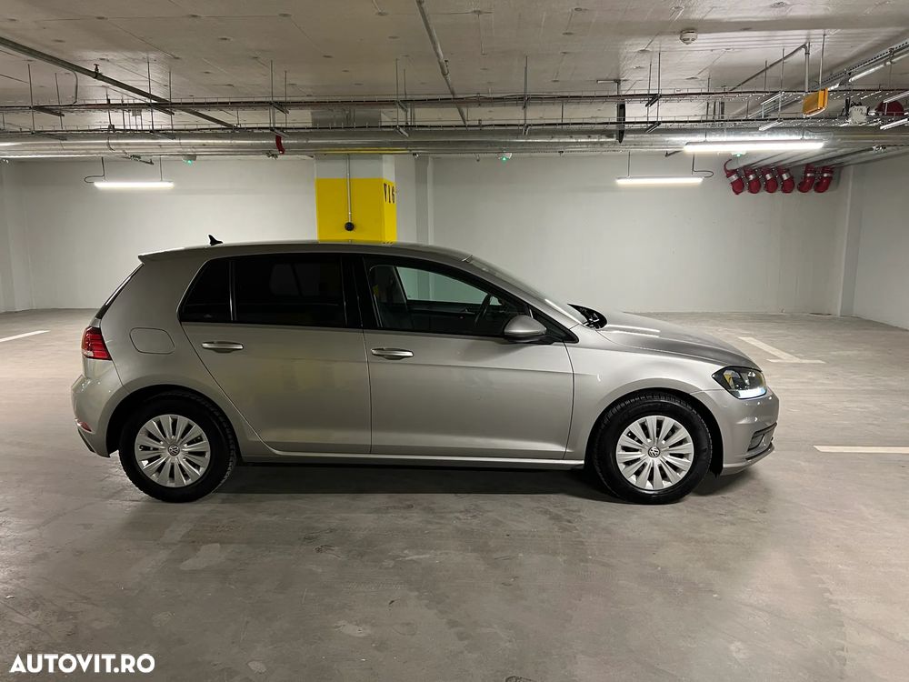 Volkswagen Golf 1.6 TDI Comfortline - 6